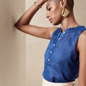 NWOT 100% Ramie Blouse w/Detailed Stitching Banana  Republic Sz S